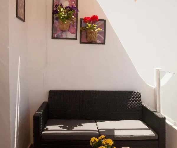 Thaisay Luz Del Mar I *